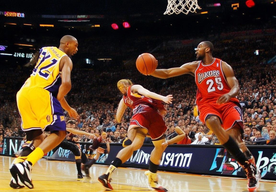 2006年科比波什巅峰对决：湖人猛龙经典战回顾(图4)