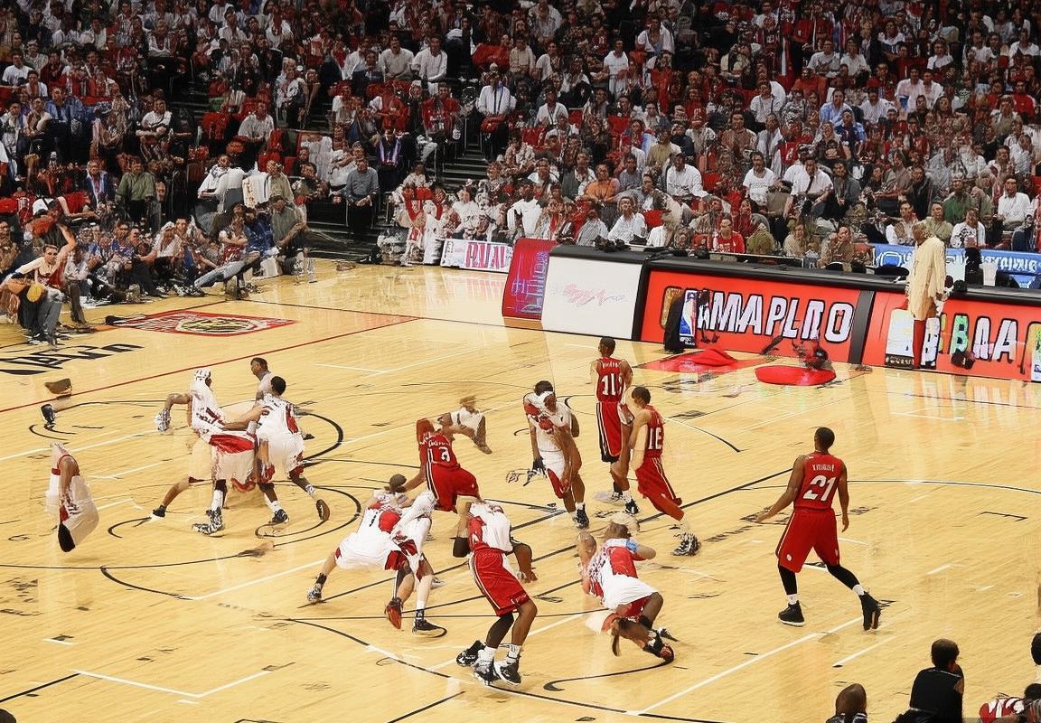 2015年NBA季后赛：迈阿密热火与亚特兰大老鹰巅峰对决回顾(图3)